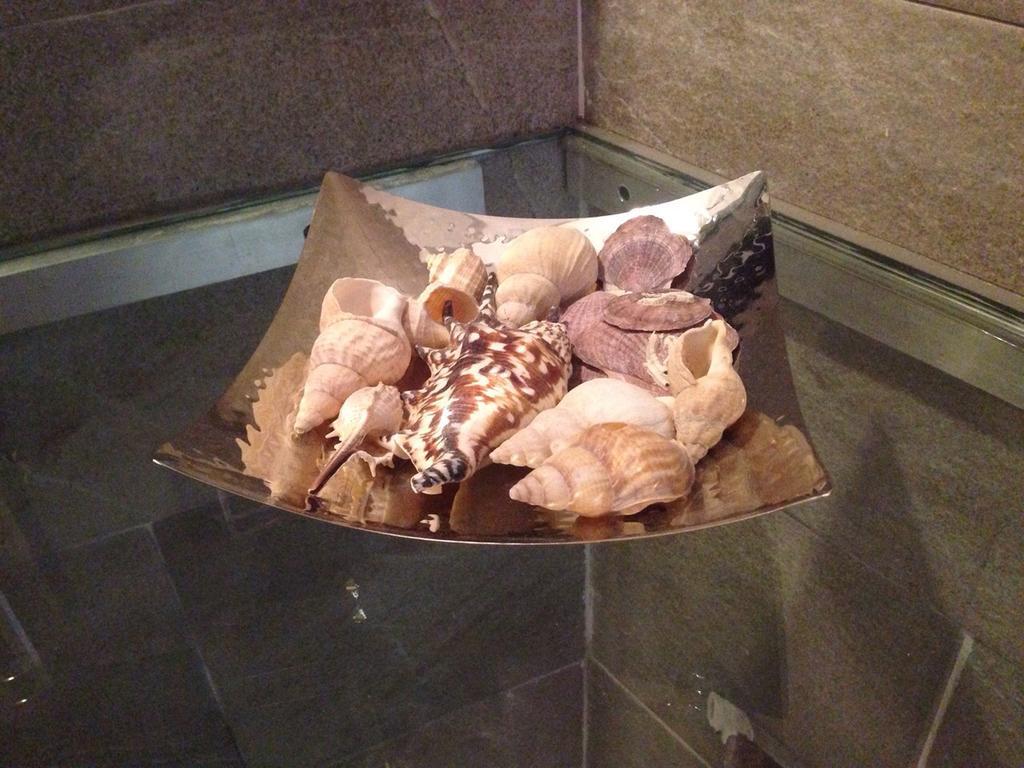 Standard Suite,127075230:JPEG